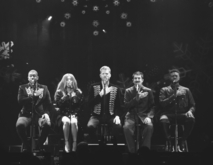 Pentatonix / Girl Named Tom on Dec 6, 2022 [202-small]