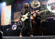 Tom Petty And The Heartbreakers / Peter Wolf on Jul 20, 2017 [813-small]