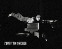 Elton John on Apr 18, 1971 [020-small]