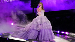 Taylor Swift / MUNA / Gracie Abrams on Jul 7, 2023 [898-small]