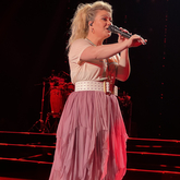 Kelly Clarkson on Aug 2, 2023 [758-small]
