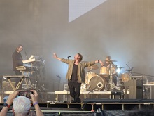 Robbie Williams / Editors on Aug 19, 2023 [090-small]