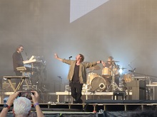 Robbie Williams / Editors on Aug 19, 2023 [090-small]