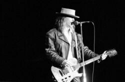 Robin Zander
Halenbeck Hall, SCSU 11-4-89
Image courtesy of the St. Cloud State University Archives., Cheap Trick / Gear Daddies on Nov 4, 1989 [436-small]