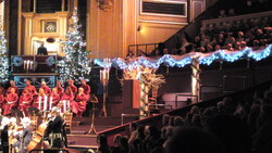 Robert Powell (of Jesus of Nazareth fame), Carols by Candlelight, Royal Albert Hall, 22nd Dec 2010, Mozart Festival Orchestra / Mozart Festival Choir / Steven Devine / Sophie Bevan / Robert Powell, (Jesus) Narrator on Dec 22, 2010 [714-small]