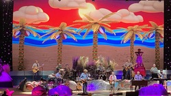 Jimmy Buffett on Aug 6, 2022 [883-small]