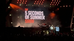 5 Seconds of Summer / Meet Me @ the Altar on Sep 3, 2023 [977-small]