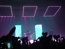 The 1975 on Oct 22, 2016 [850-small]