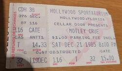 Motley Crue / Autograph on Dec 21, 1985 [920-small]