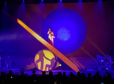 Lorde / Remi Wolf on Apr 7, 2022 [045-small]