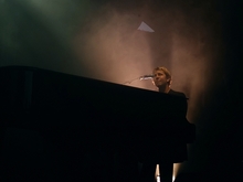 Tom Odell on Jun 23, 2022 [347-small]