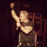 Billy Idol on May 26, 2015 [068-small]