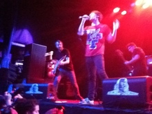 tags: Silverstein - Bayside / Silverstein / The Swellers / Teaxs In July on Apr 23, 2011 [107-small]