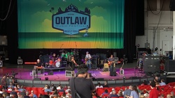 Willie Nelson / The Avett Brothers / The Marcus King Band / Kathleen Edwards / Flatland Cavalry / Particle Kid on Aug 6, 2023 [740-small]