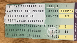 Bob Dylan / Tom Petty And The Heartbreakers on Jul 19, 1986 [766-small]