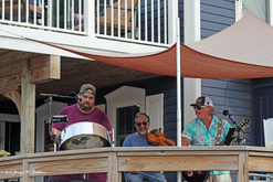 tags: Mark Mireles, Reggie Starrett, Bob Banerjee, Clear Lake, Iowa, United States, Lake Time Brewery - Mark Mireles / Reggie Starrett / Bob Banerjee on Sep 1, 2023 [776-small]