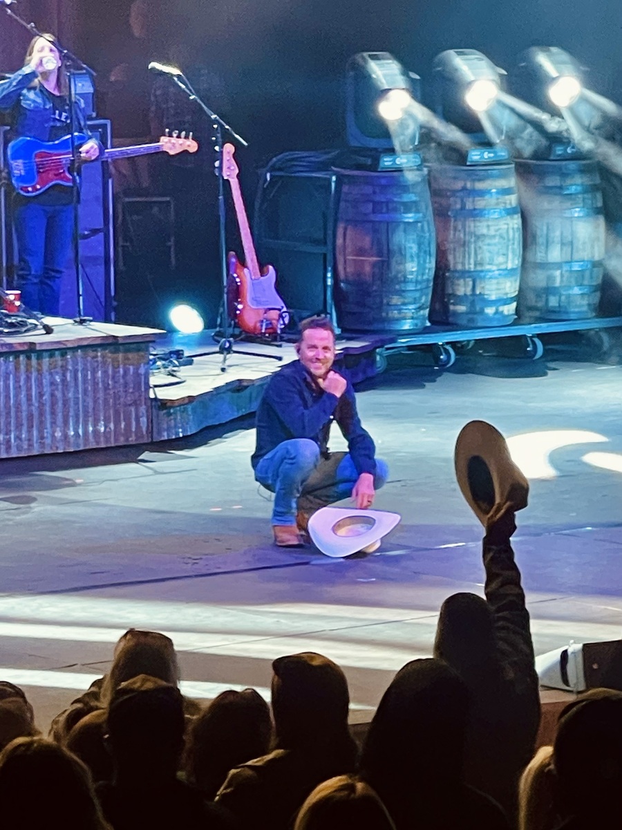 Justin Moore Concert & Tour History (Updated for 2023 2025) Concert