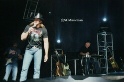 Gretchen Wilson / Trace Adkins / Blaine Larsen on May 26, 2006 [743-small]