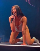 Dua Lipa / Griff on Apr 23, 2022 [526-small]