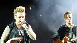 Five Finger Death Punch / Papa Roach / In This Moment / From Ashes to New on Sep 13, 2015 [276-small]