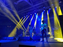 tags: The Strokes - The Strokes / Bernie Sanders / Sunflower Bean on Feb 10, 2020 [136-small]