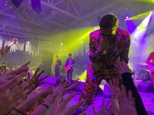 tags: The Strokes - The Strokes / Bernie Sanders / Sunflower Bean on Feb 10, 2020 [142-small]