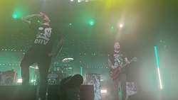 tags: New Found Glory - New Found Glory / Less Than Jake / Hot Mulligan / LØLØ on Oct 3, 2021 [880-small]