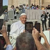 tags: Pope Francis, Vatican, Vatican City, St Peters Square - Pope Francis on Sep 13, 2023 [126-small]