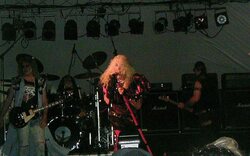 Twisted Sister on Sep 5, 2004 [742-small]