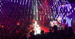 RHCP - Greatest Light Show EVER, tags: Red Hot Chili Peppers, Atlanta, Georgia, United States, Stage Design, Philips Arena - Red Hot Chili Peppers / BABYMETAL on Apr 14, 2017 [618-small]
