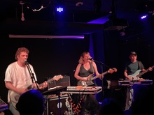 Tender Blom, Pip Blom, Darek Mercks, Hailu Mergia / Pip Blom / Oscar Browne / Divorce / Wicketkeeper on Oct 21, 2023 [669-small]