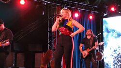 Foreign Affairs / Twinnie / Robert Vincent / Sarah Darling / Noah Guthrie / Lauren Alaina on Jul 27, 2019 [078-small]