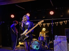 Sunflower Bean / Blushing / Grandma on Oct 31, 2022 [373-small]