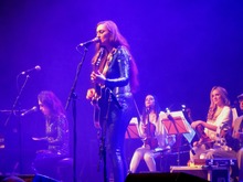 Kitty, Daisy & Lewis / The Dash on Feb 27, 2015 [951-small]
