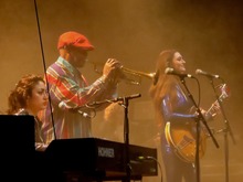 Kitty, Daisy & Lewis / The Dash on Feb 27, 2015 [952-small]