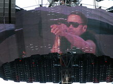 Lenny Kravitz, U2 / Lenny Kravitz on Jun 4, 2011 [230-small]