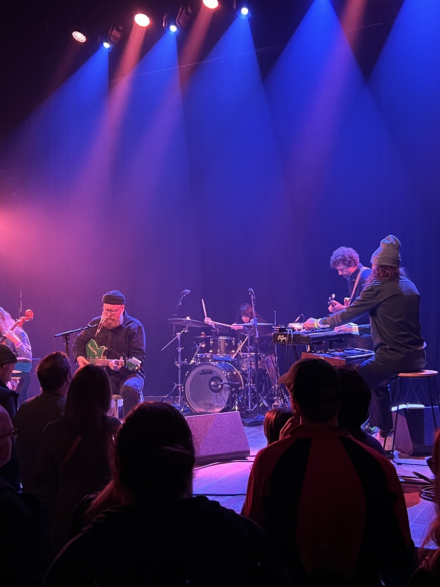 File:Band set-up onstage Lincoln Hall Chicago IL October 2012.jpg -  Wikipedia