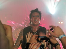 Papa Roach / Kill Hannah on Nov 7, 2009 [781-small]