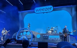 Weezer / Spoon / White Reaper on Aug 22, 2023 [729-small]