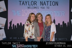 Taylor Swift / Vance Joy on Oct 10, 2015 [168-small]