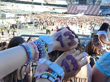 Taylor Swift / Sabrina Carpenter / Louta / Blair on Nov 11, 2023 [464-small]