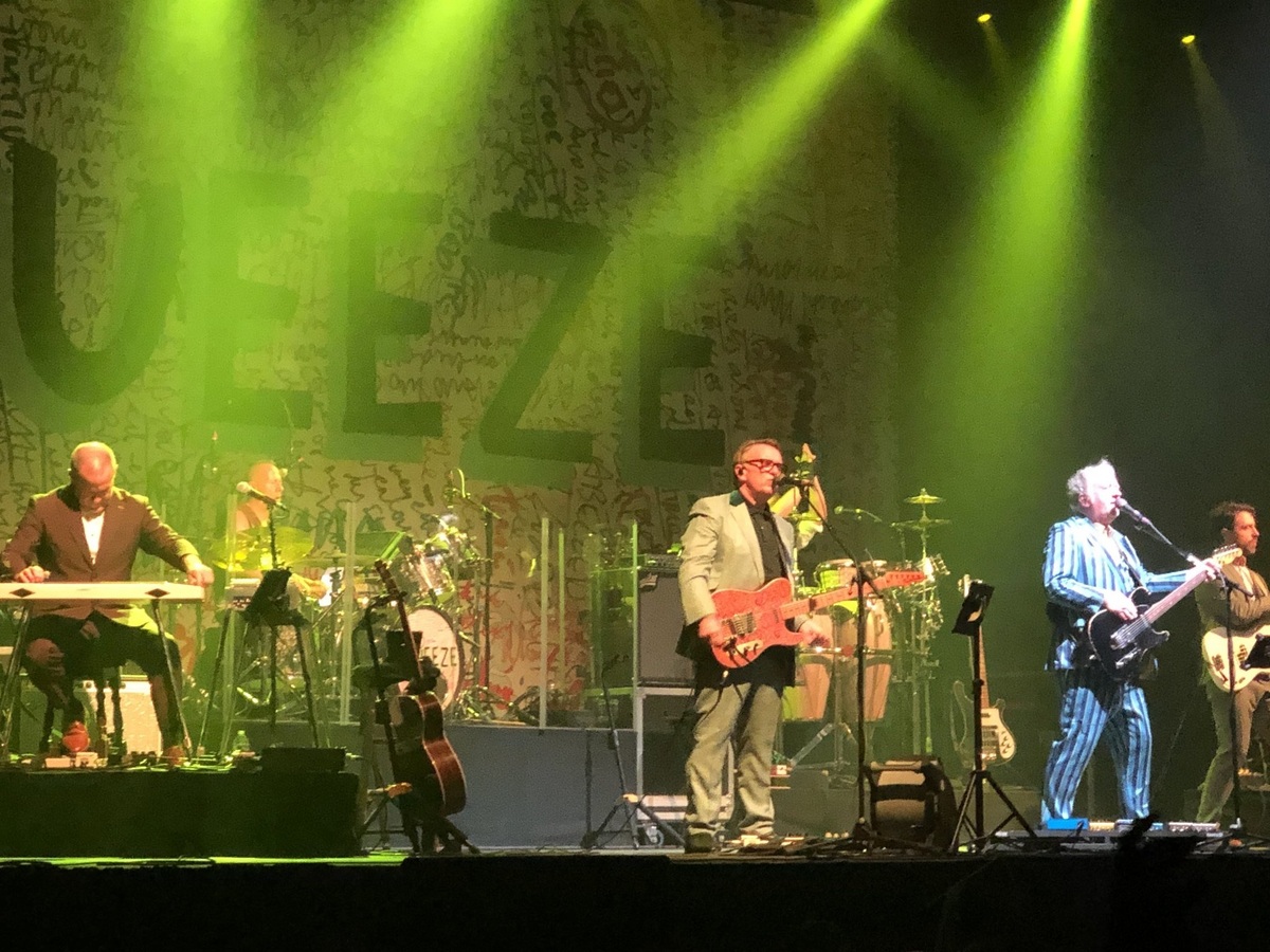 Squeeze Concert & Tour History (Updated for 2024) Concert Archives