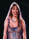 Taylor Swift / Sabrina Carpenter on Nov 18, 2023 [490-small]