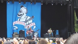 Seasick Steve featuring John Paul Jones on bass, Bonnaroo Music Festival 2014 on Jun 12, 2014 [985-small]