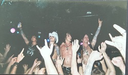 Brides of Destruction on Aug 12, 2004 [920-small]