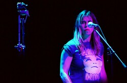 Anna Calvi / Barbecute Björn on Jan 15, 2019 [194-small]