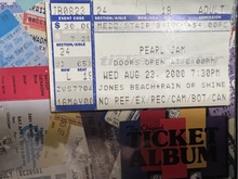 Pearl Jam / Sonic Youth (2000), tags: Pearl Jam, Sonic Youth, Wantagh, New York, United States, Ticket, Jones Beach Amphitheater - Pearl Jam / Sonic Youth on Aug 23, 2000 [015-small]