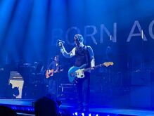 Johnny Marr on Dec 7, 2023 [907-small]