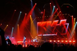 KISS / The New Roses on Jun 24, 2022 [201-small]