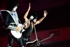KISS / The New Roses on Jun 24, 2022 [248-small]